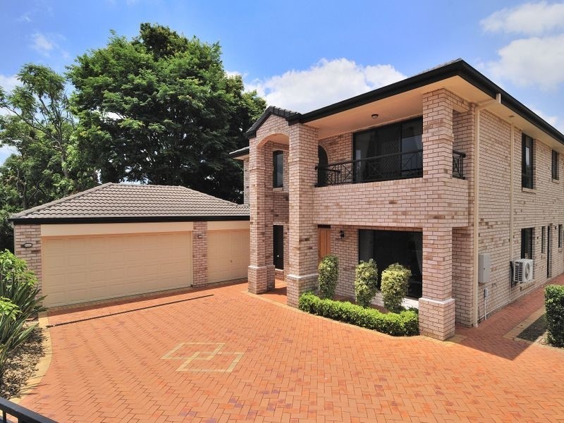 27 Parnassus Street, Robertson QLD 4109