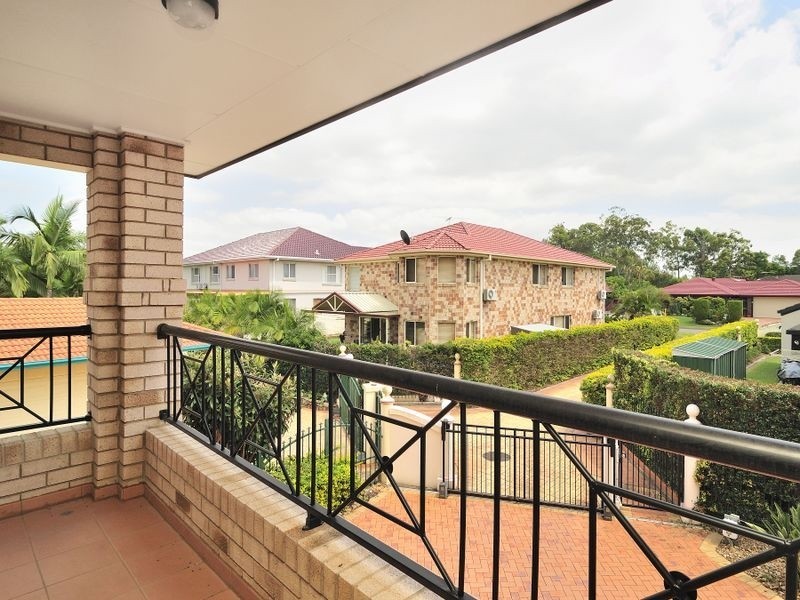27 Parnassus Street, Robertson QLD 4109