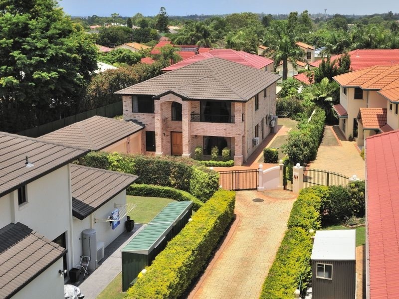 27 Parnassus Street, Robertson QLD 4109