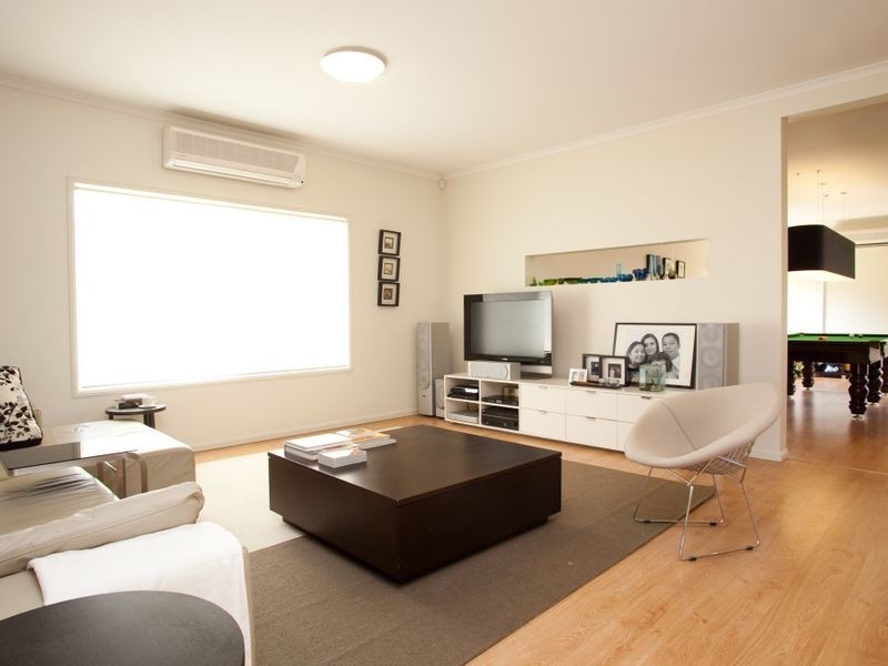 11 Ravensbourne Close, Parkinson QLD 4115