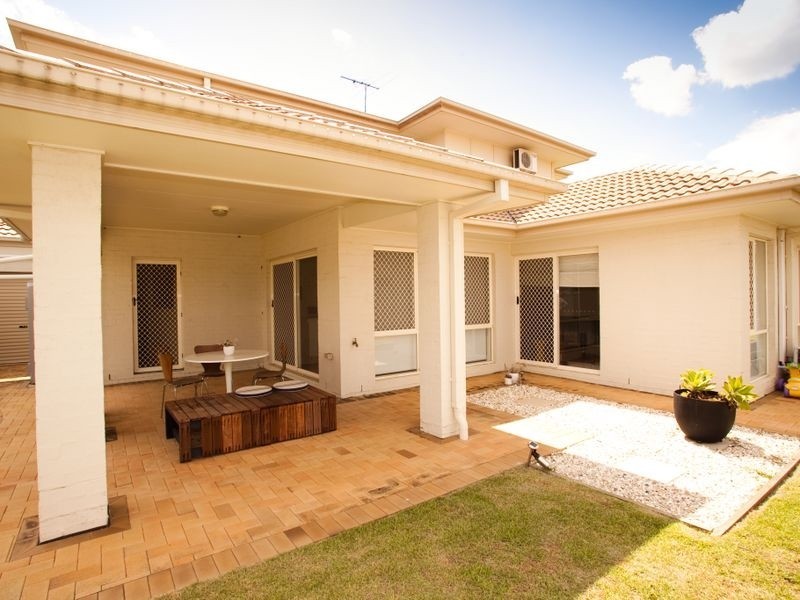 11 Ravensbourne Close, Parkinson QLD 4115