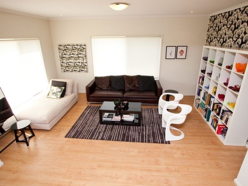 11 Ravensbourne Close, Parkinson QLD 4115