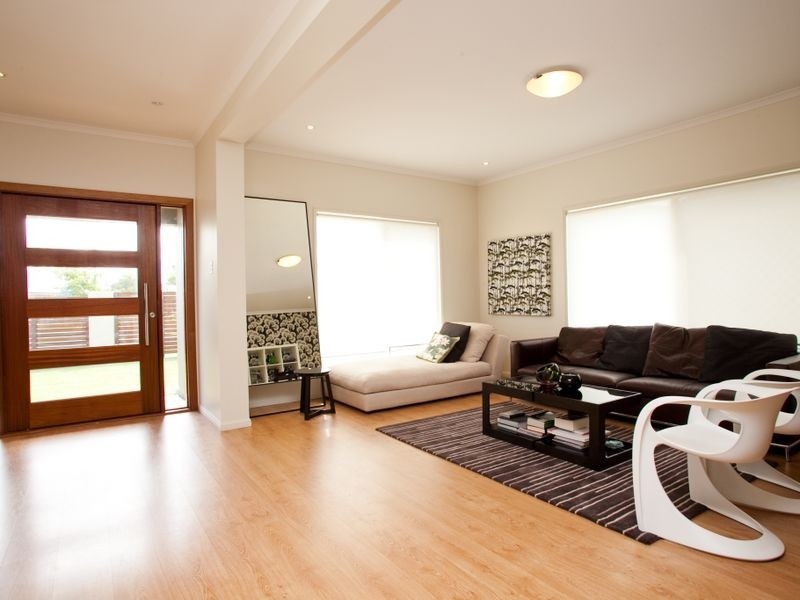 11 Ravensbourne Close, Parkinson QLD 4115