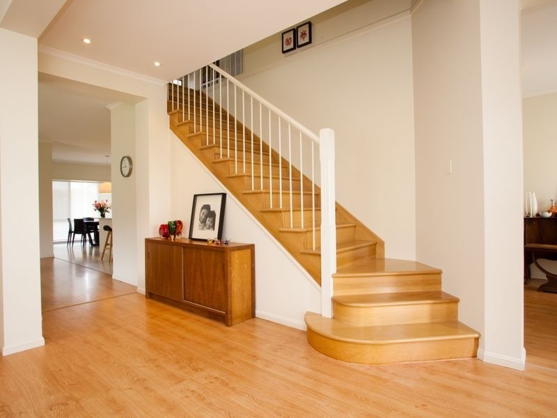 11 Ravensbourne Close, Parkinson QLD 4115