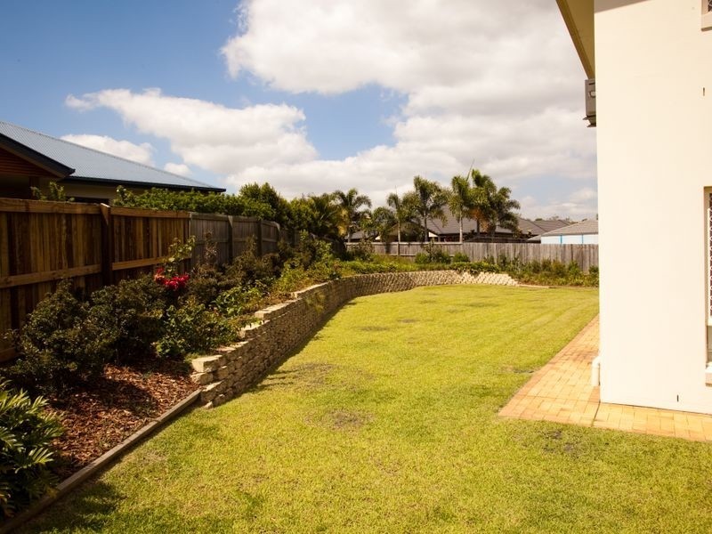 11 Ravensbourne Close, Parkinson QLD 4115