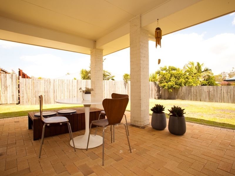 11 Ravensbourne Close, Parkinson QLD 4115