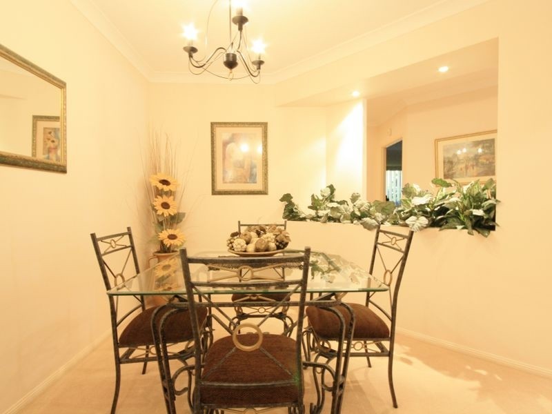 6 Cumberland Pl, Parkinson QLD 4115