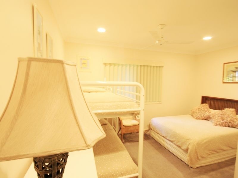 6 Cumberland Pl, Parkinson QLD 4115