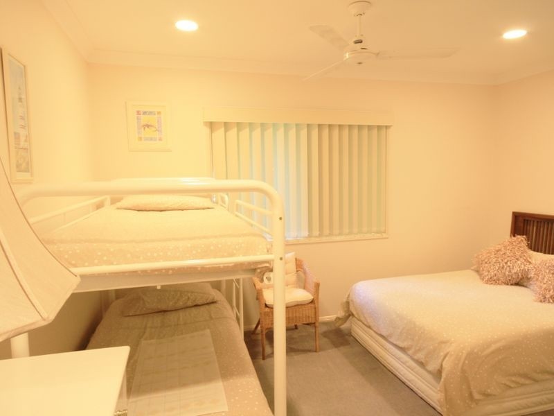 6 Cumberland Pl, Parkinson QLD 4115