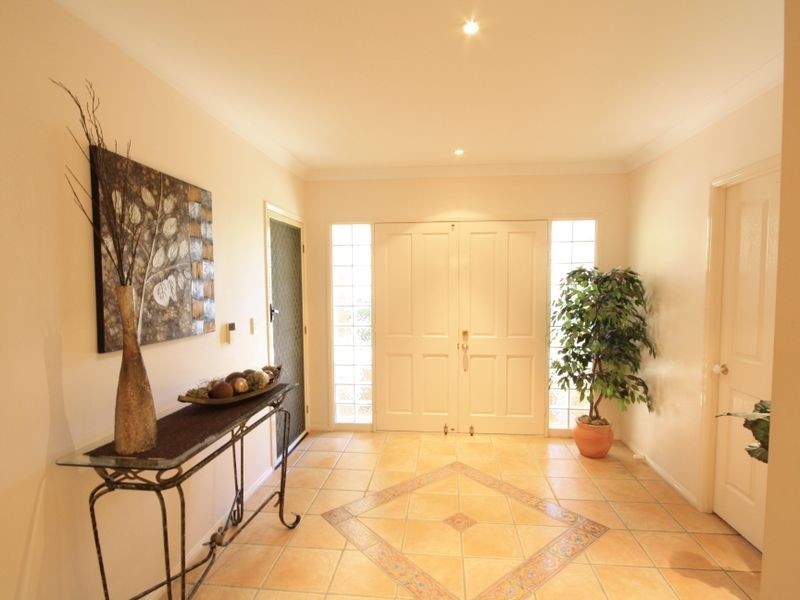 6 Cumberland Pl, Parkinson QLD 4115