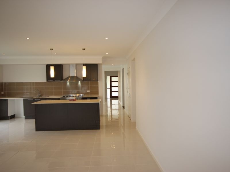 82 Valley Circuit, Kuraby QLD 4112