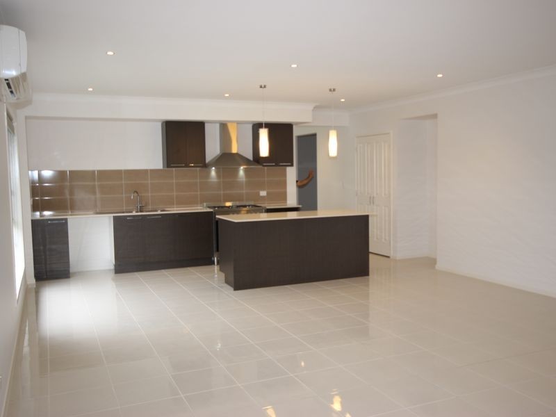 82 Valley Circuit, Kuraby QLD 4112