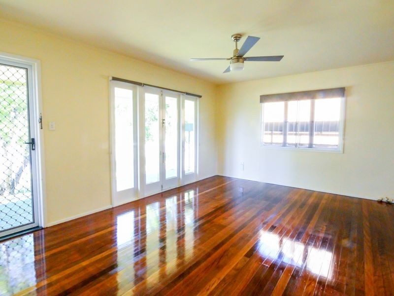 7 Middle St, Coopers Plains QLD 4108