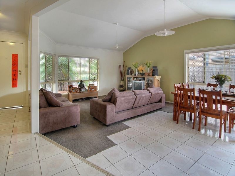 189 Warrigal Rd, Runcorn QLD 4113