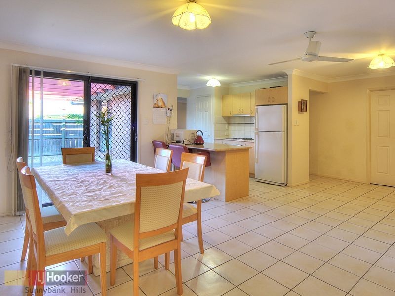 70 Honeysuckle Way, Calamvale QLD 4116