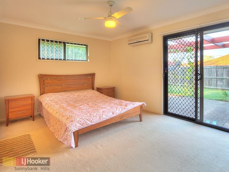 70 Honeysuckle Way, Calamvale QLD 4116