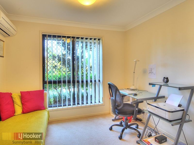 70 Honeysuckle Way, Calamvale QLD 4116
