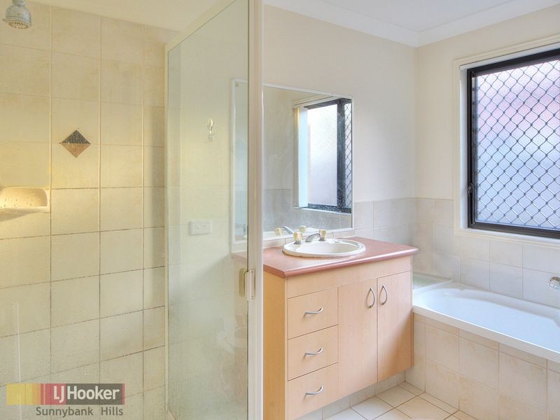 70 Honeysuckle Way, Calamvale QLD 4116