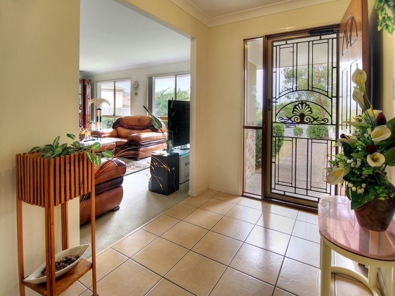 11 Naracoorte Pl, Parkinson QLD 4115