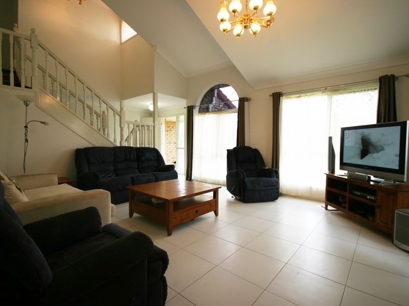 58 Bannockburn Cr, Parkinson QLD 4115