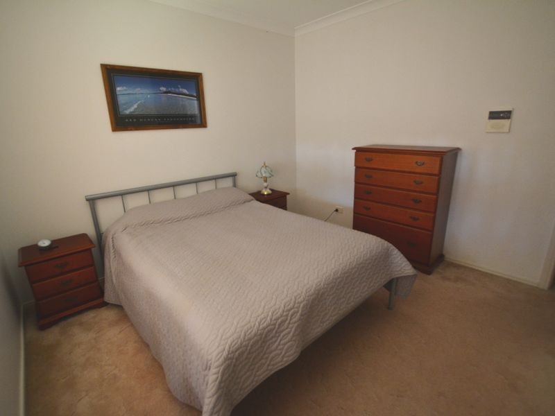8 Lincoln Place, Stretton QLD 4116