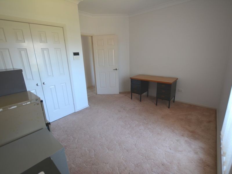 8 Lincoln Place, Stretton QLD 4116