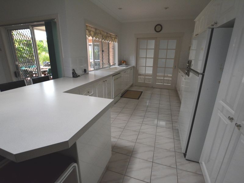 8 Lincoln Place, Stretton QLD 4116