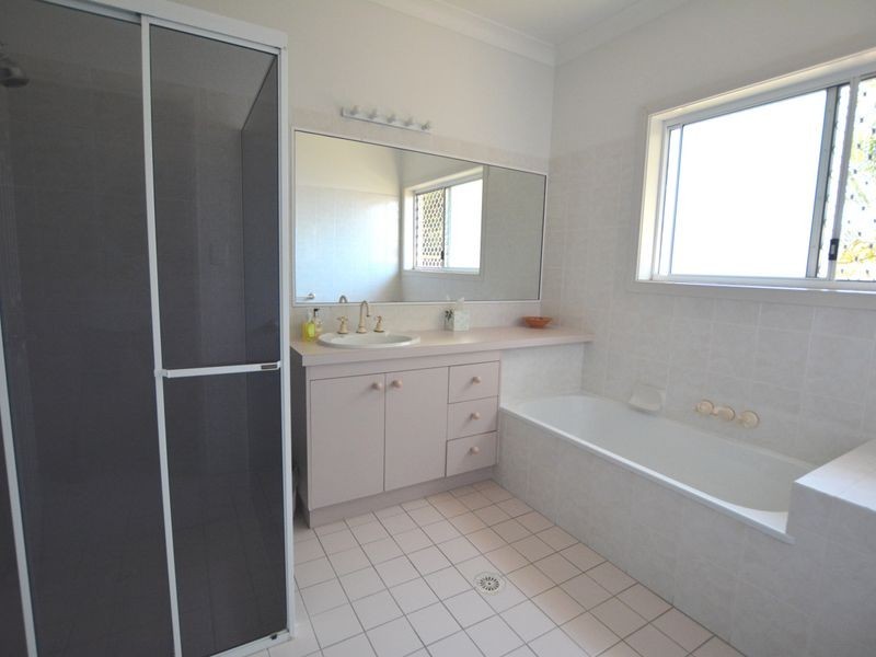 8 Lincoln Place, Stretton QLD 4116