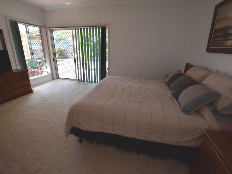 8 Lincoln Place, Stretton QLD 4116
