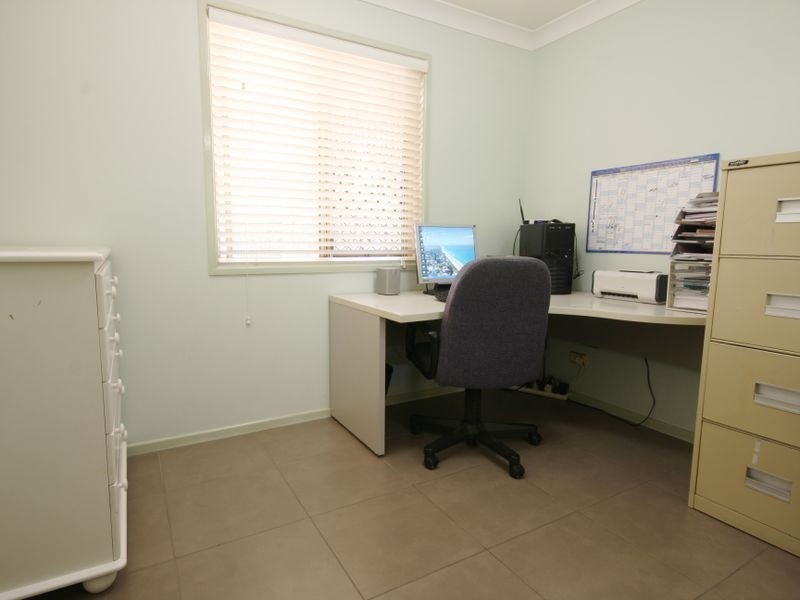 11 Balgownie Cr, Parkinson QLD 4115