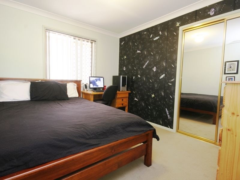 11 Balgownie Cr, Parkinson QLD 4115