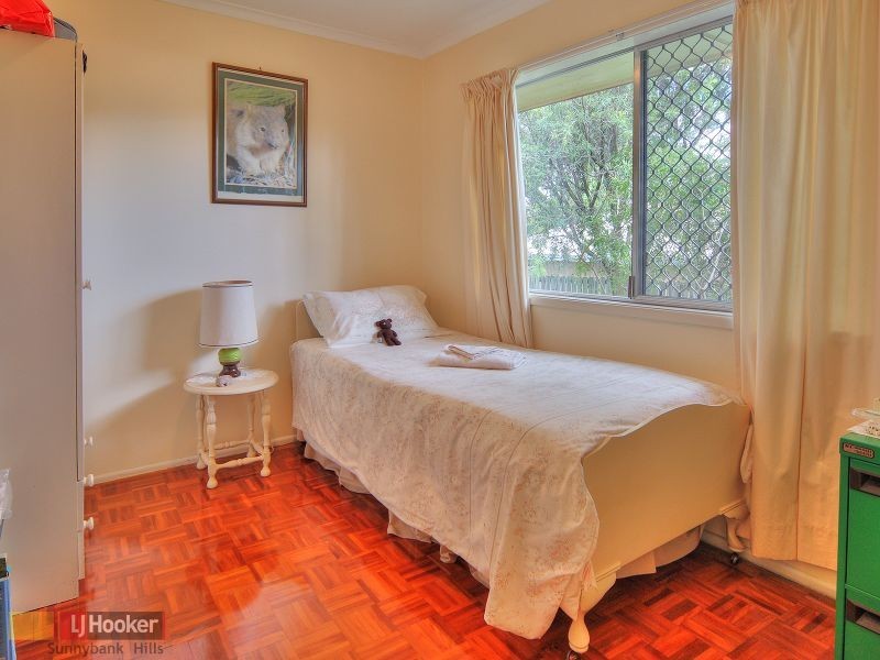 9 Strathairlie Square, Macgregor QLD 4109