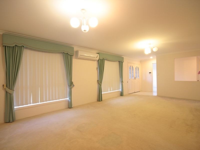 20 Orania Crescent, Calamvale QLD 4116