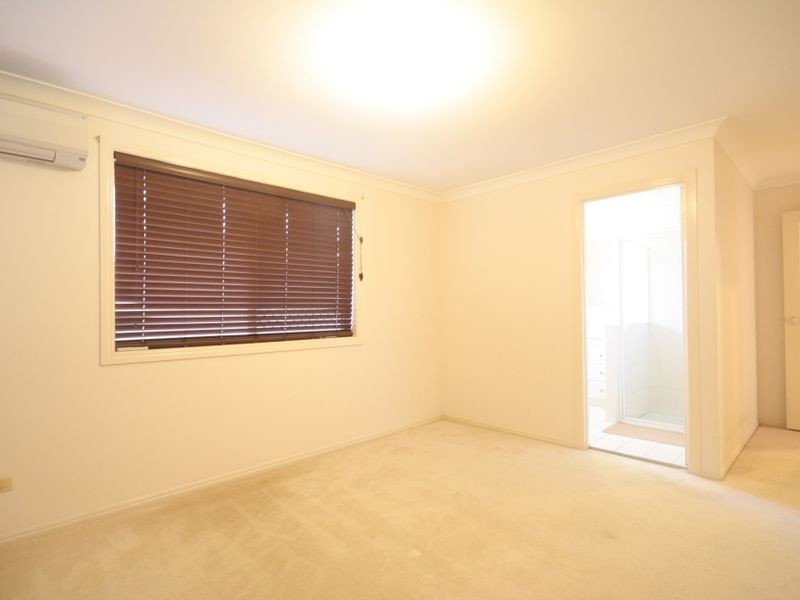 20 Orania Crescent, Calamvale QLD 4116