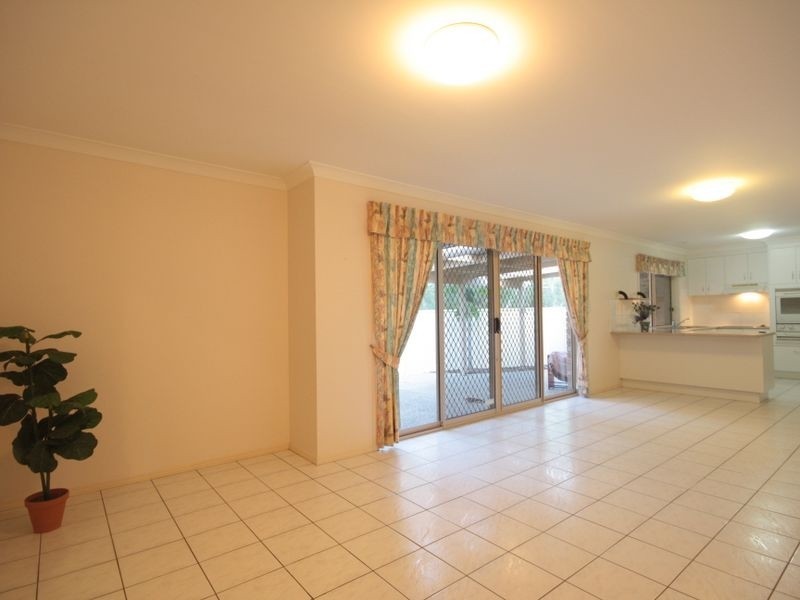 20 Orania Crescent, Calamvale QLD 4116