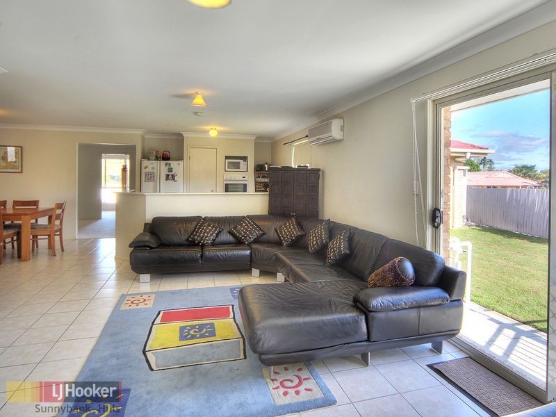 33 Glenfield Street, Parkinson QLD 4115