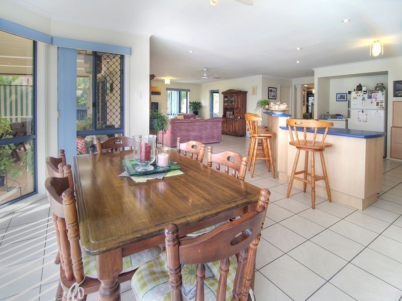 4 Barrington Place, Parkinson QLD 4115