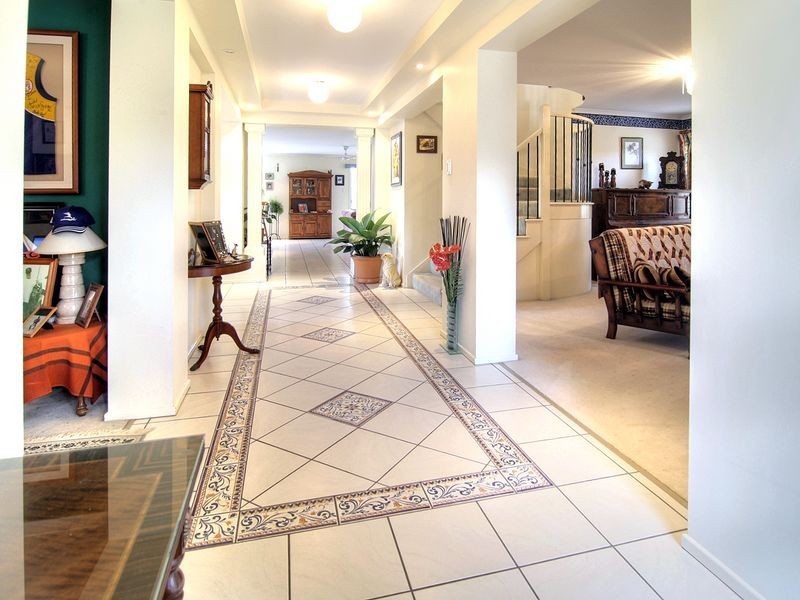 4 Barrington Place, Parkinson QLD 4115