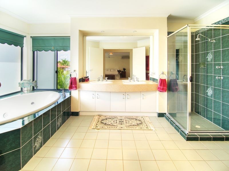 4 Barrington Place, Parkinson QLD 4115