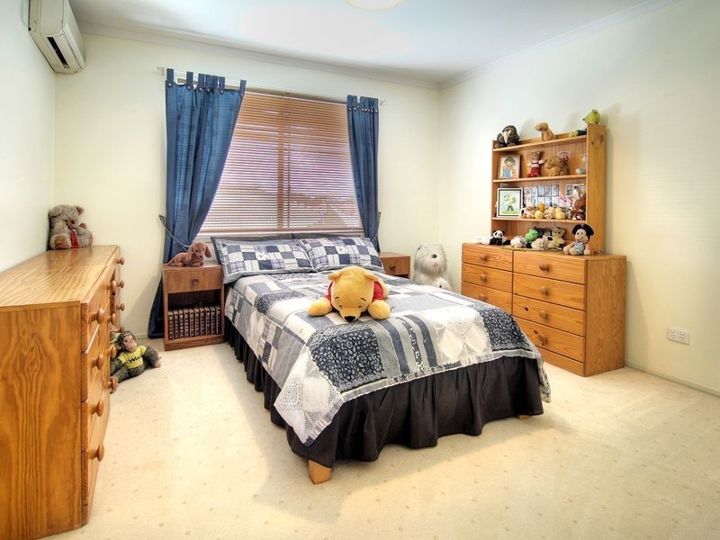 4 Barrington Place, Parkinson QLD 4115