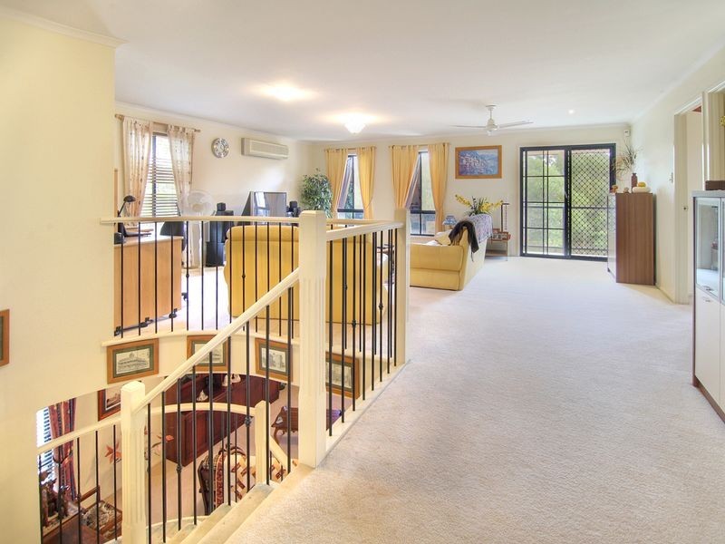 4 Barrington Place, Parkinson QLD 4115