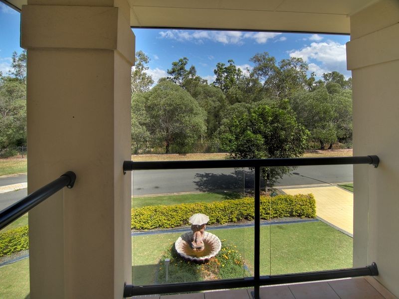 4 Barrington Place, Parkinson QLD 4115