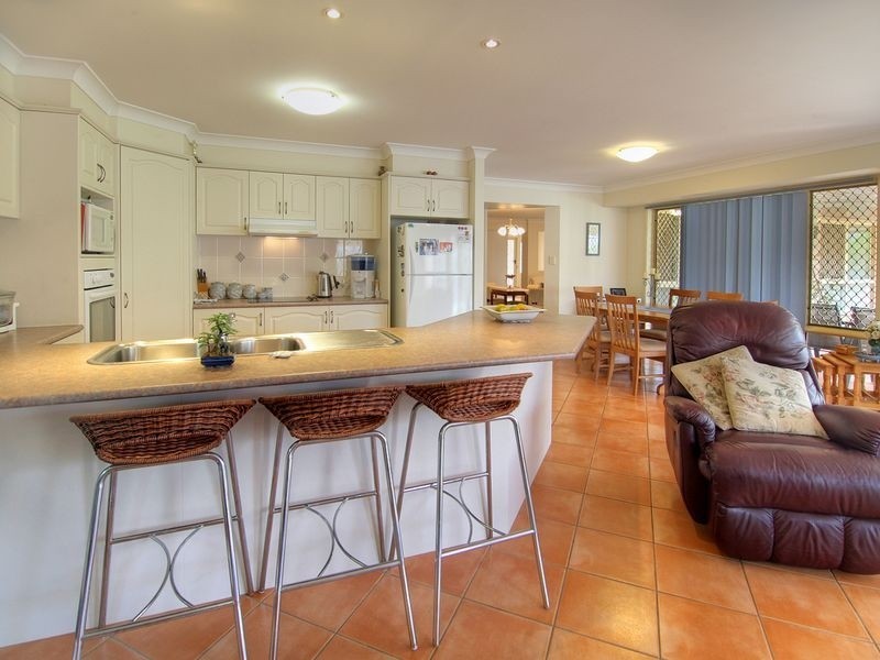 11 Carlisle Place, Parkinson QLD 4115