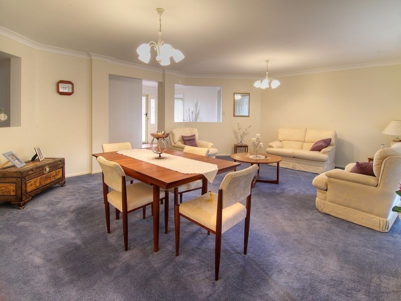 11 Carlisle Place, Parkinson QLD 4115