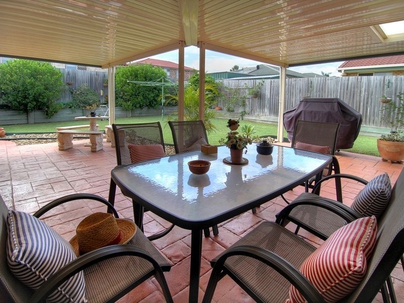 11 Carlisle Place, Parkinson QLD 4115