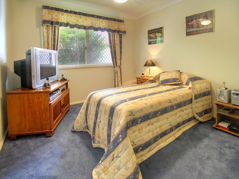 11 Carlisle Place, Parkinson QLD 4115