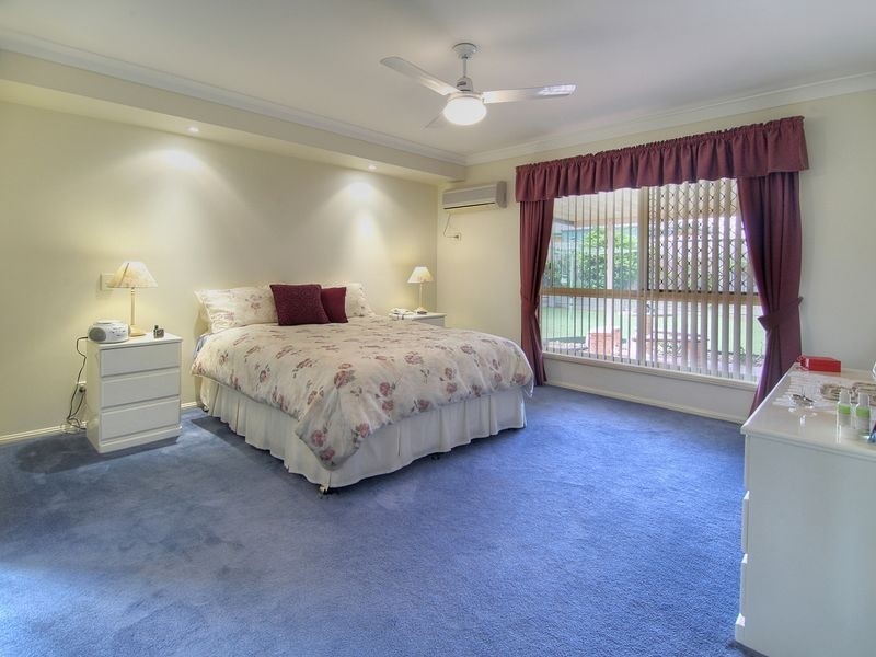 11 Carlisle Place, Parkinson QLD 4115
