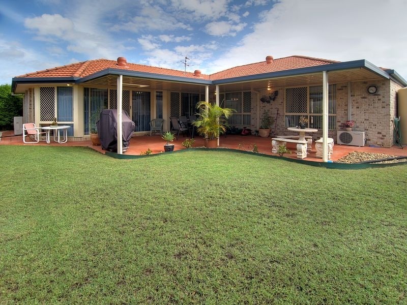 11 Carlisle Place, Parkinson QLD 4115