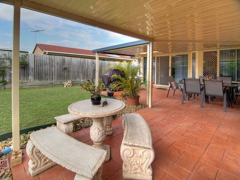 11 Carlisle Place, Parkinson QLD 4115