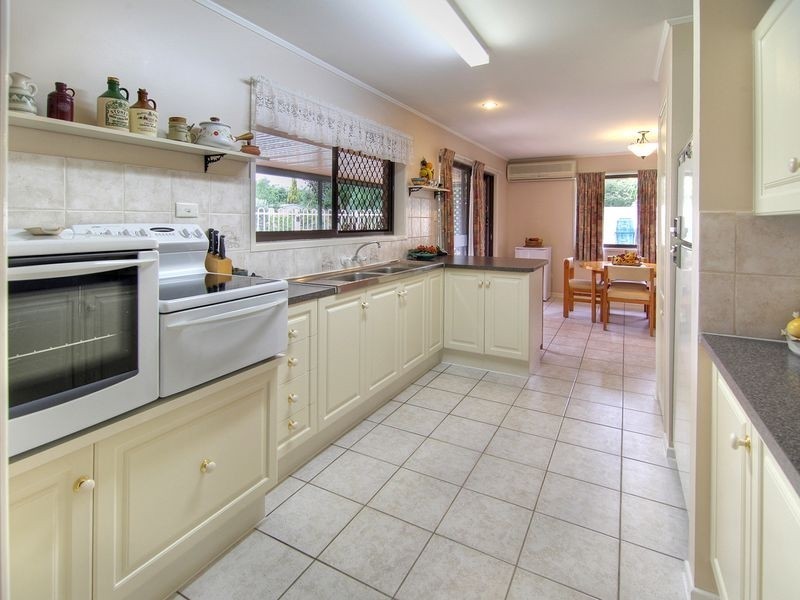 8 Tanis St, Eight Mile Plains QLD 4113